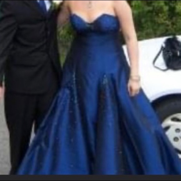 PROM DRESS MIDNIGHT BLUE WITH GEMS OVER DRESS CORSET BACK. - Picture 13 of 14